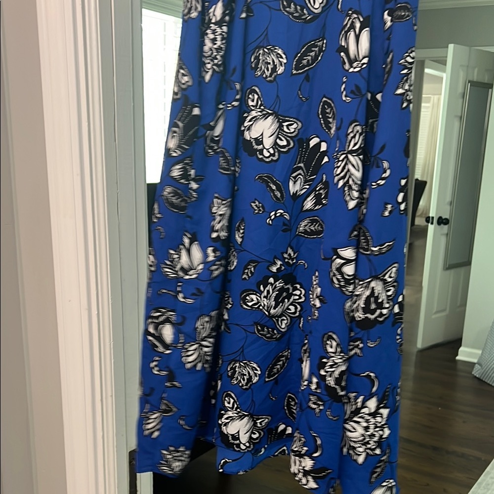 Blue Floral Flowy Dress - Picture 6 of 6